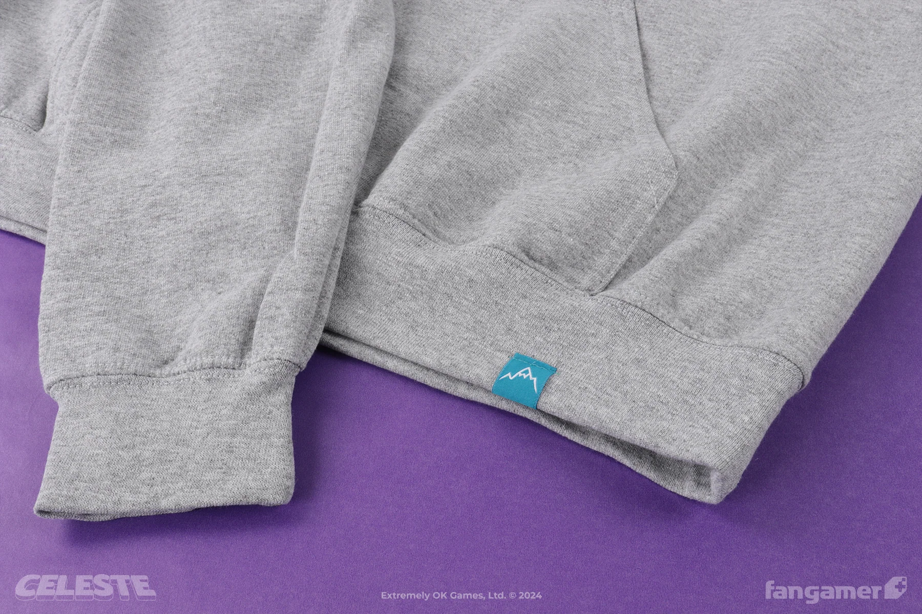 Vintage Mountain Pullover Hoodie - Image 6